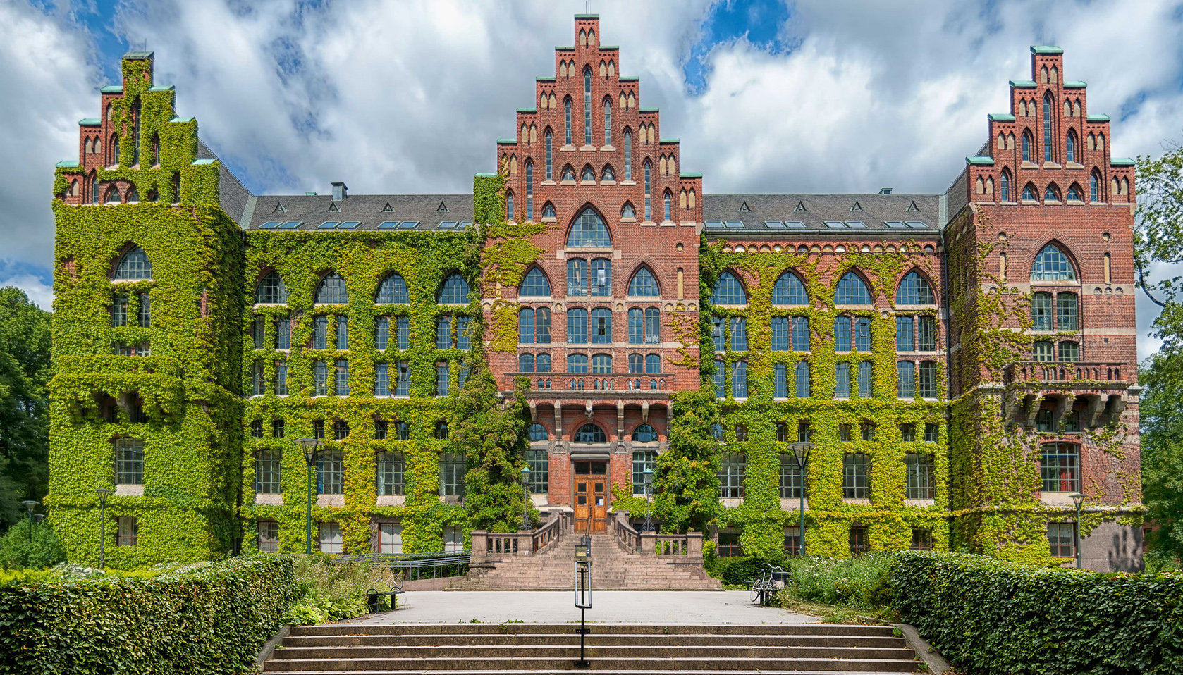 Universitetsbiblioteket är Lunds vackraste byggnad.