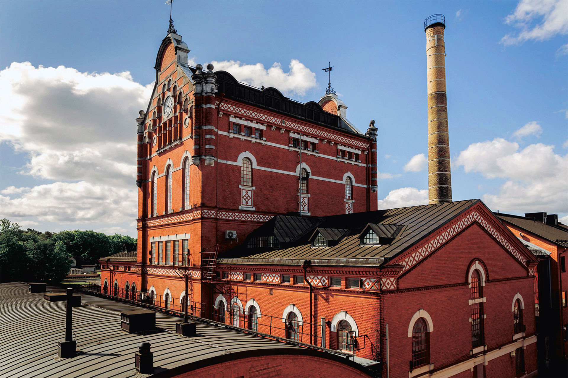 Absoluts destilleri i Åhus är Sveriges trettiosjätte vackraste byggnad genom tiderna.