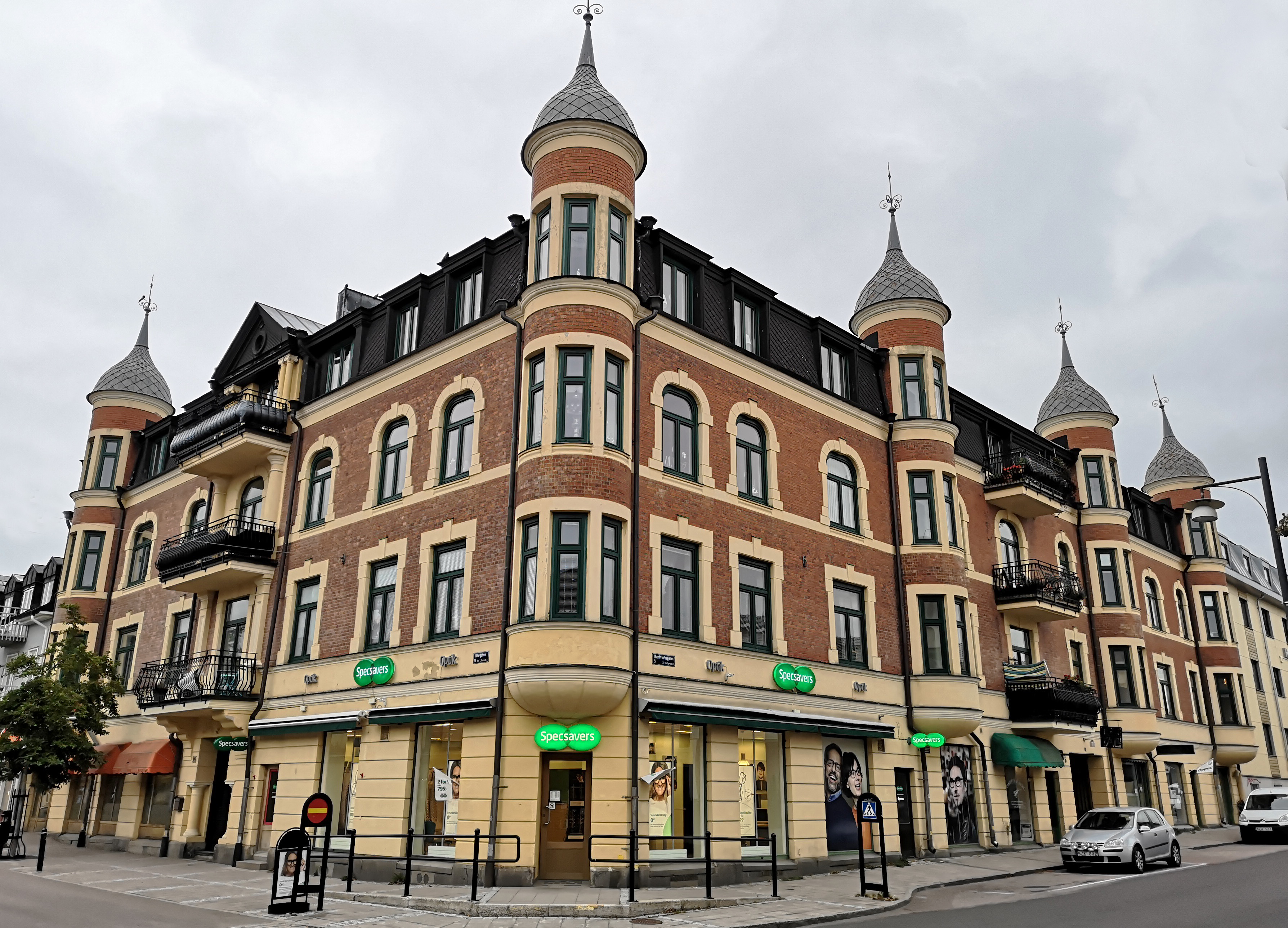 L P Svenssonhuset är Arvikas vackraste byggnad.