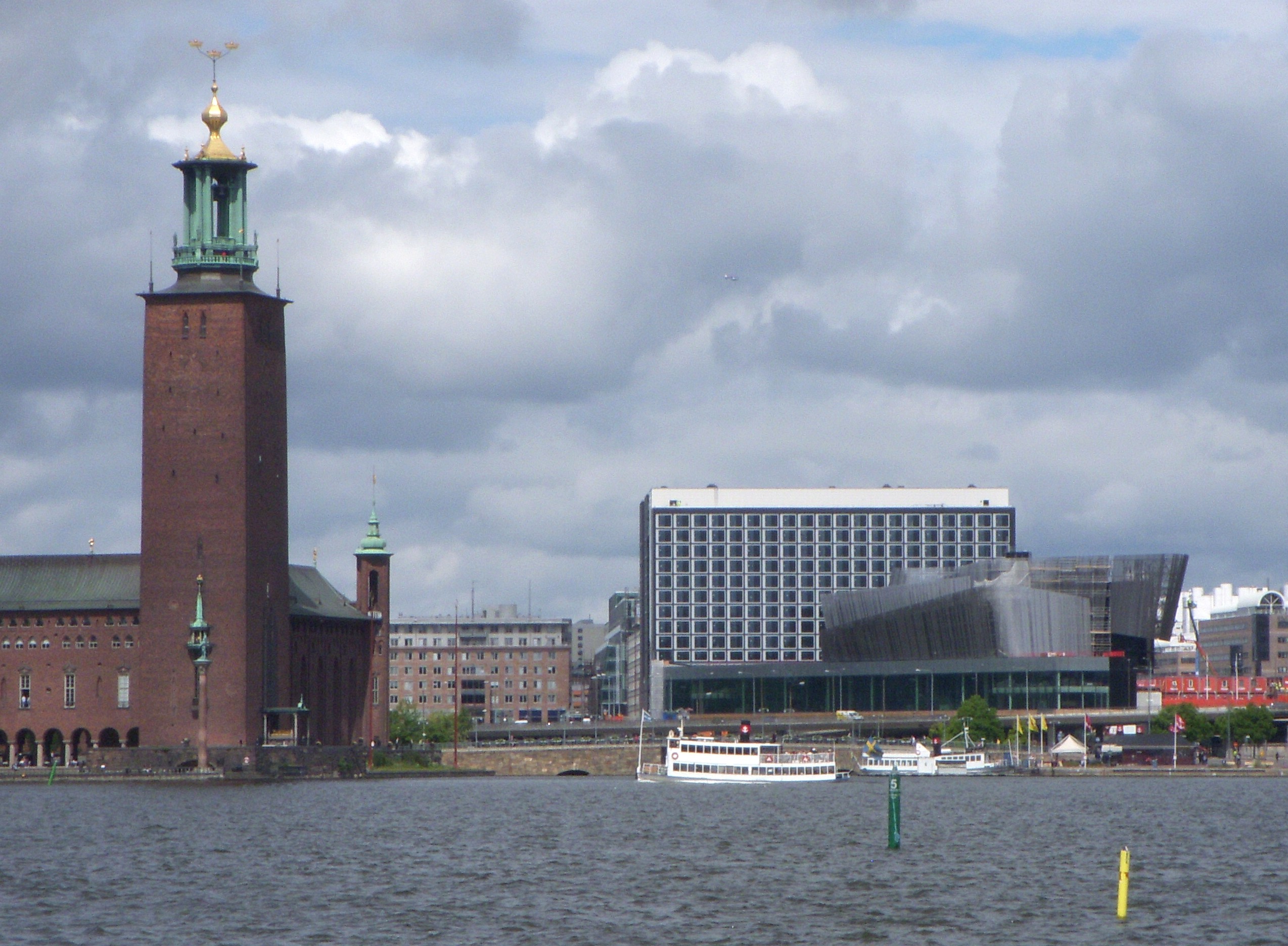 Riksförfularen. Waterfront i Stockholm är hela 10-talets fulaste byggnad i Sverige.