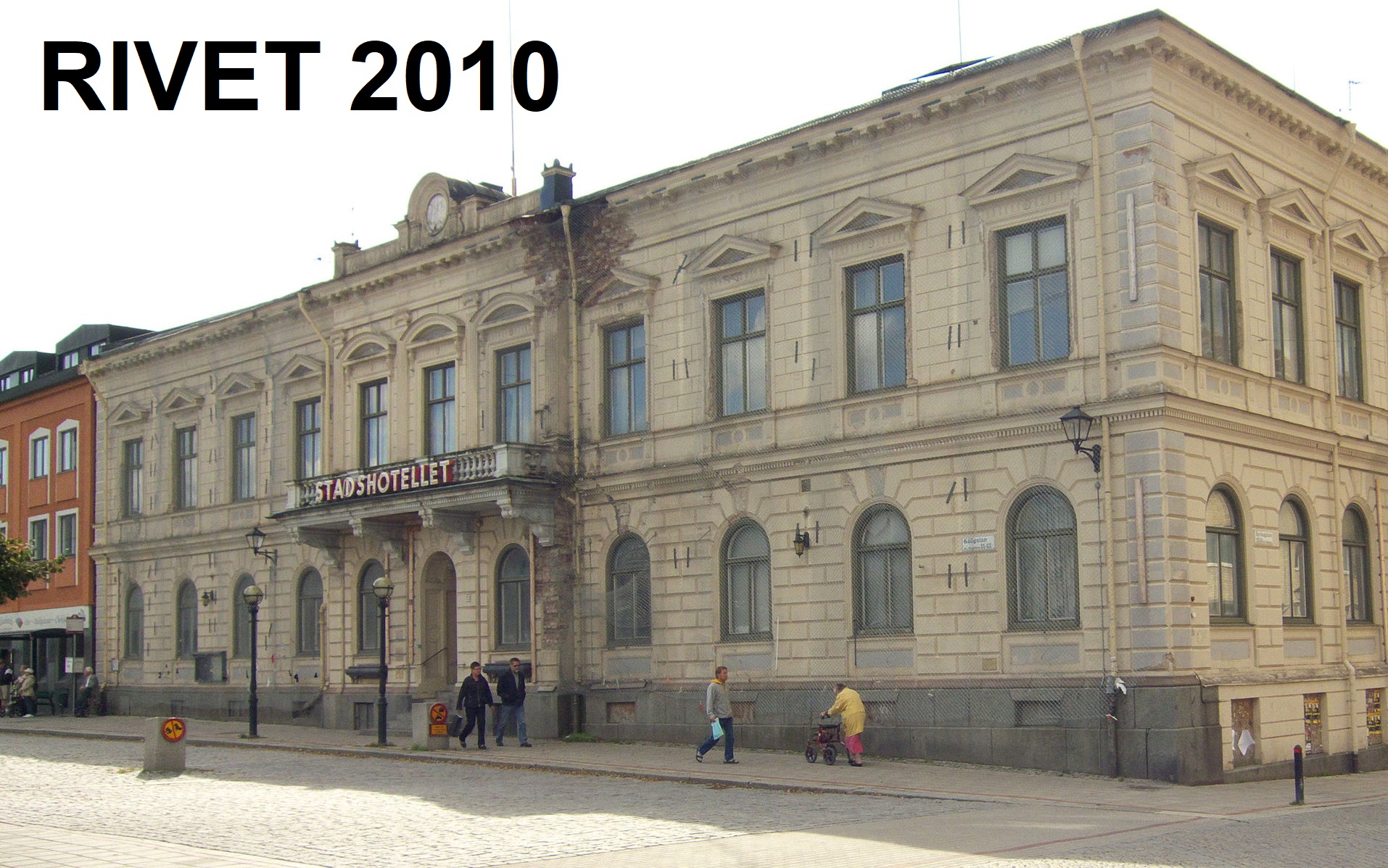 Det vackra stadshotellet i Enköping revs år 2010.