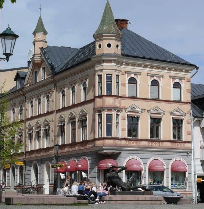 Hörnhuset på Storgatan/Torggatan är en av Arvikas vackraste byggnader.