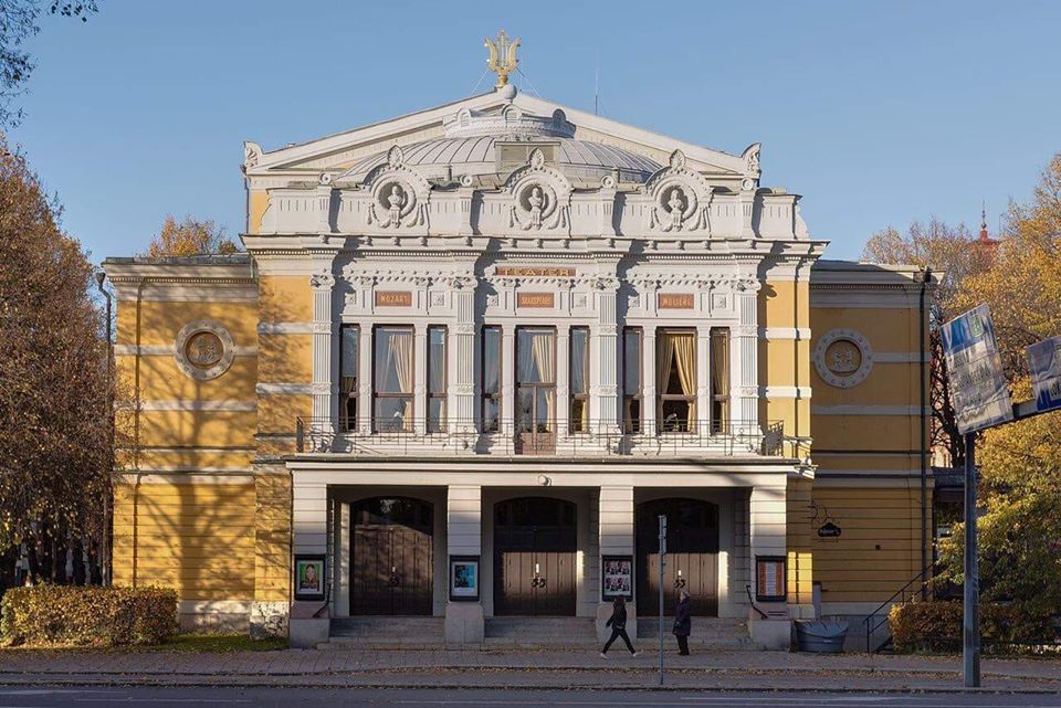 Teatern är en av Gävles vackraste byggnader.