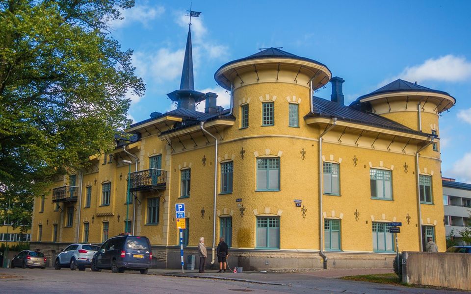 Pauvres Honteux är en av Örebros vackraste byggnader.