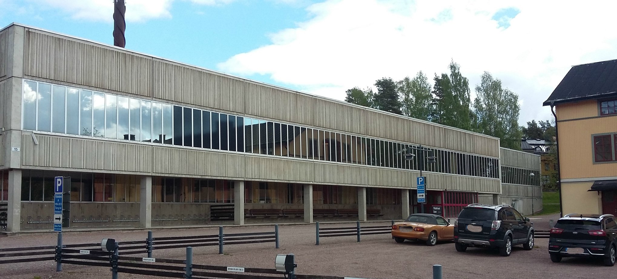 Är Mediehuset i Falun Sveriges fulaste byggnad genom tiderna?