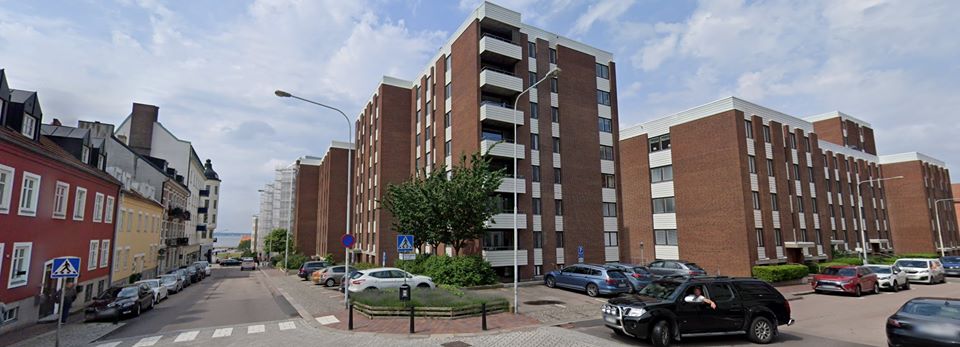 Det enorma och bruna 70-talskomplexet på Drottninggatan (samt Tåggatan och Kronborgsgatan) är en av Helsingborgs fulaste byggnader.