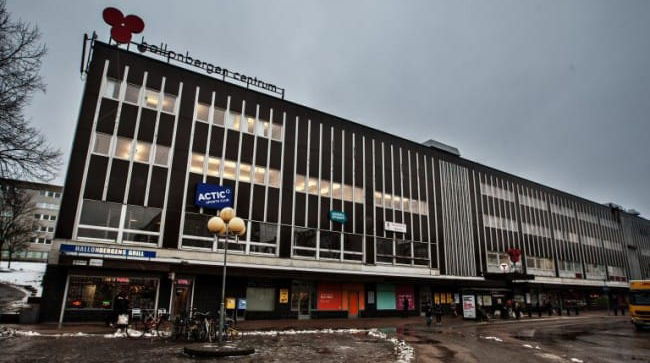 Hallonbergen centrum är Sundbybergs fulaste byggnad.