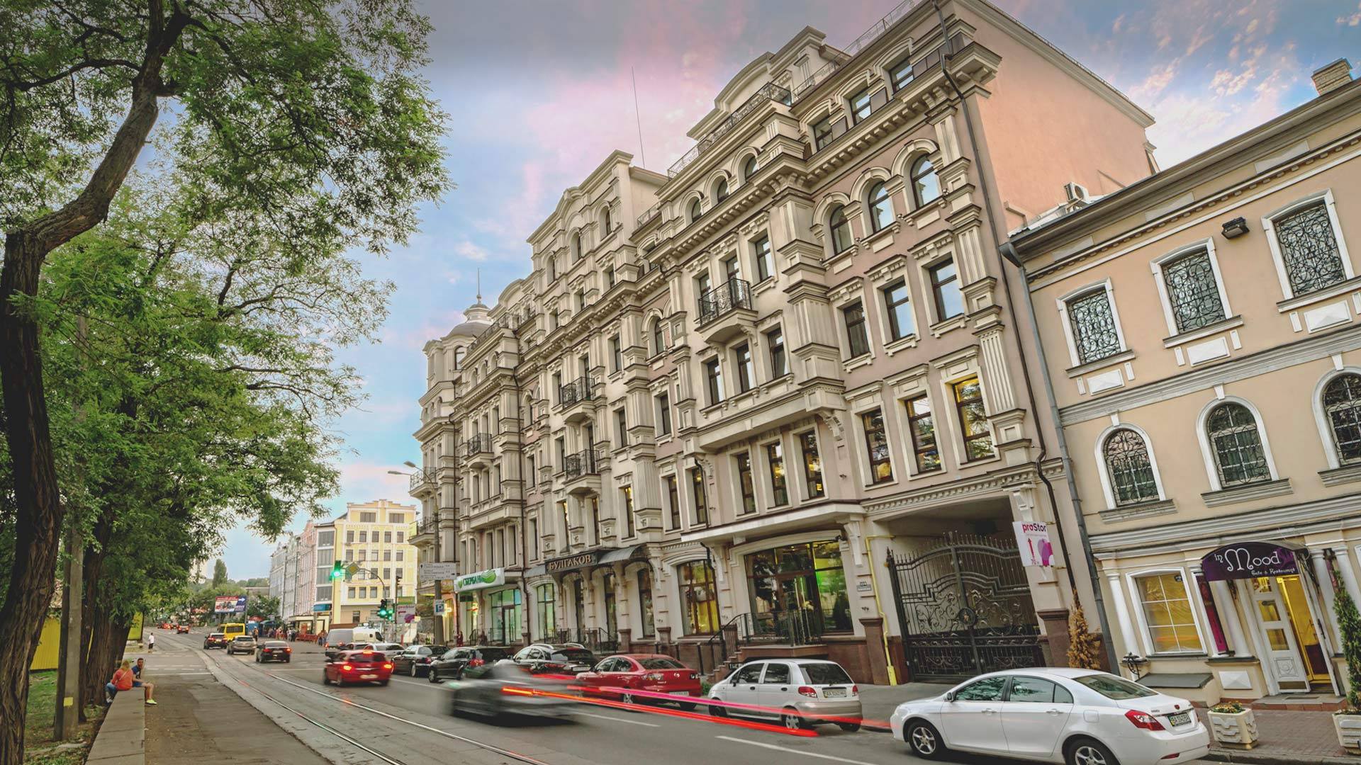 Nyproducerat shopping- och kontorskomplex i Ukraina. Byggår 2015.
