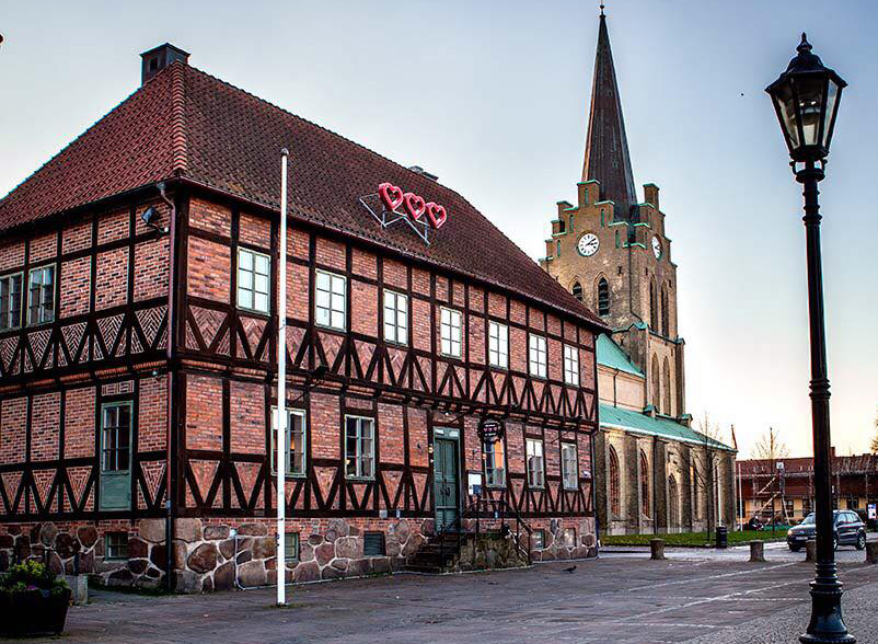 Är korsvirkeshuset Tre Hjärtan i Halmstad Sveriges vackraste byggnad genom tiderna?