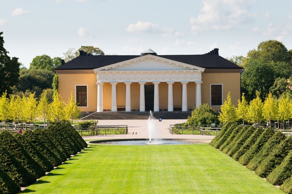 Linneanum i botaniska trädgården är en av Uppsalas vackraste byggnader