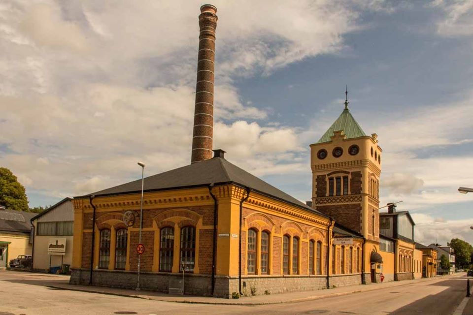 Bil & Teknikhistoriska Samlingarna är en av Köpings vackraste byggnader.