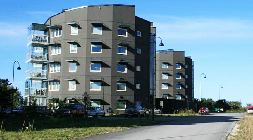Sjöliljan i Visby är en av Gotlands fulaste byggnader.