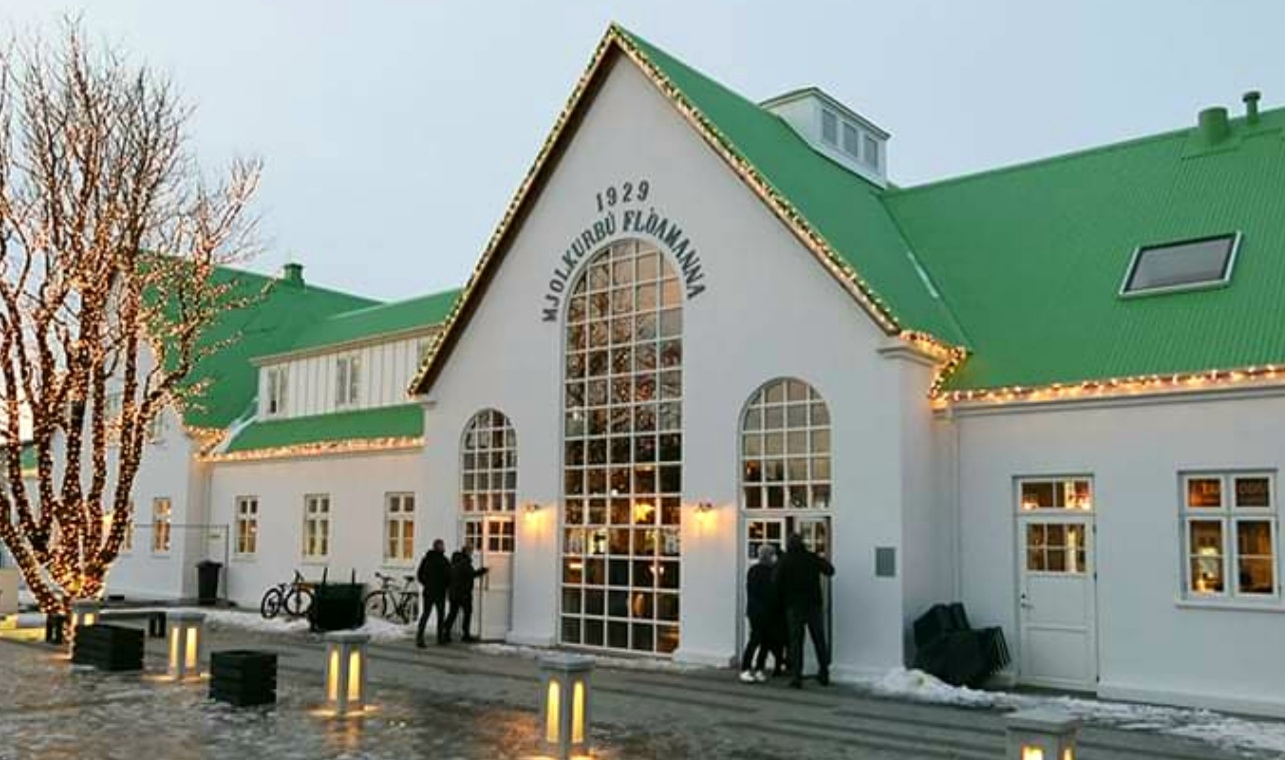 Sveriges bidrag tävlar bland annat mot detta vackra nybygge på Island när MAMINNA ska röstas fram. 