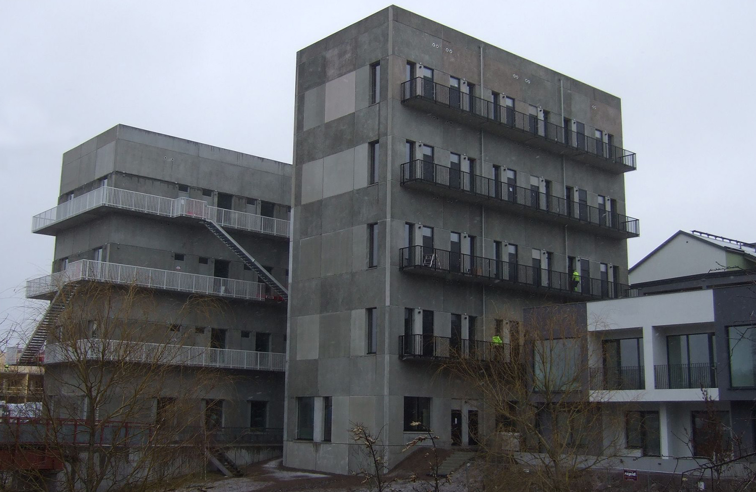 Är denna betonglåda (bostadshus) i Linköping Sveriges fulaste nybygge 2022?